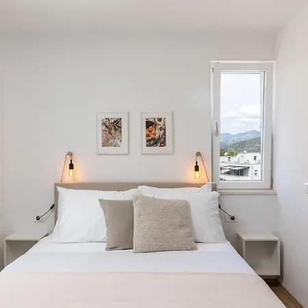 Sandra Solitudo I アパート