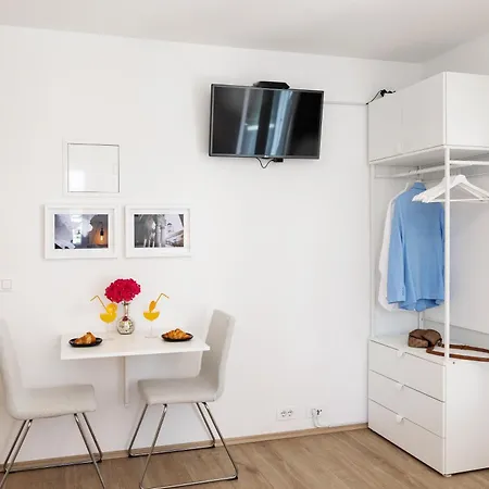 アパート Sandra Solitudo I *