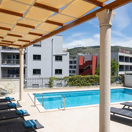 Sandra Solitudo I アパート *