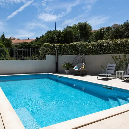 アパート Sandra Solitudo I *