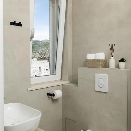 アパート Sandra Solitudo I ドゥブロブニク