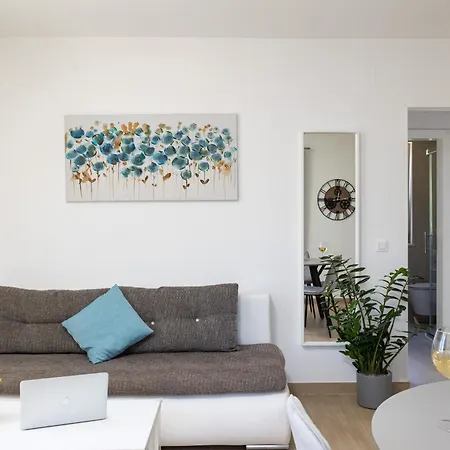Sandra Solitudo I Apartment *