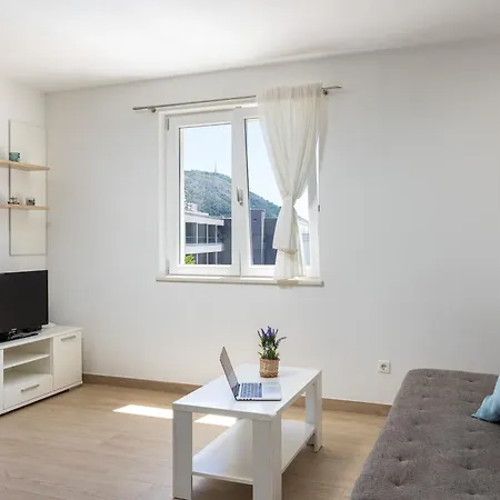 Sandra Solitudo I Apartment