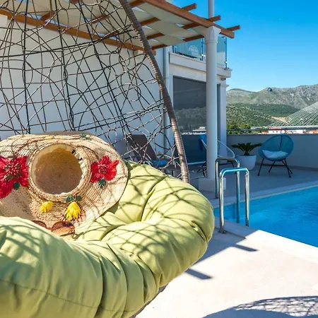 アパート Sandra Solitudo I ドゥブロブニク