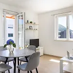 Apartment Sandra Solitudo I *